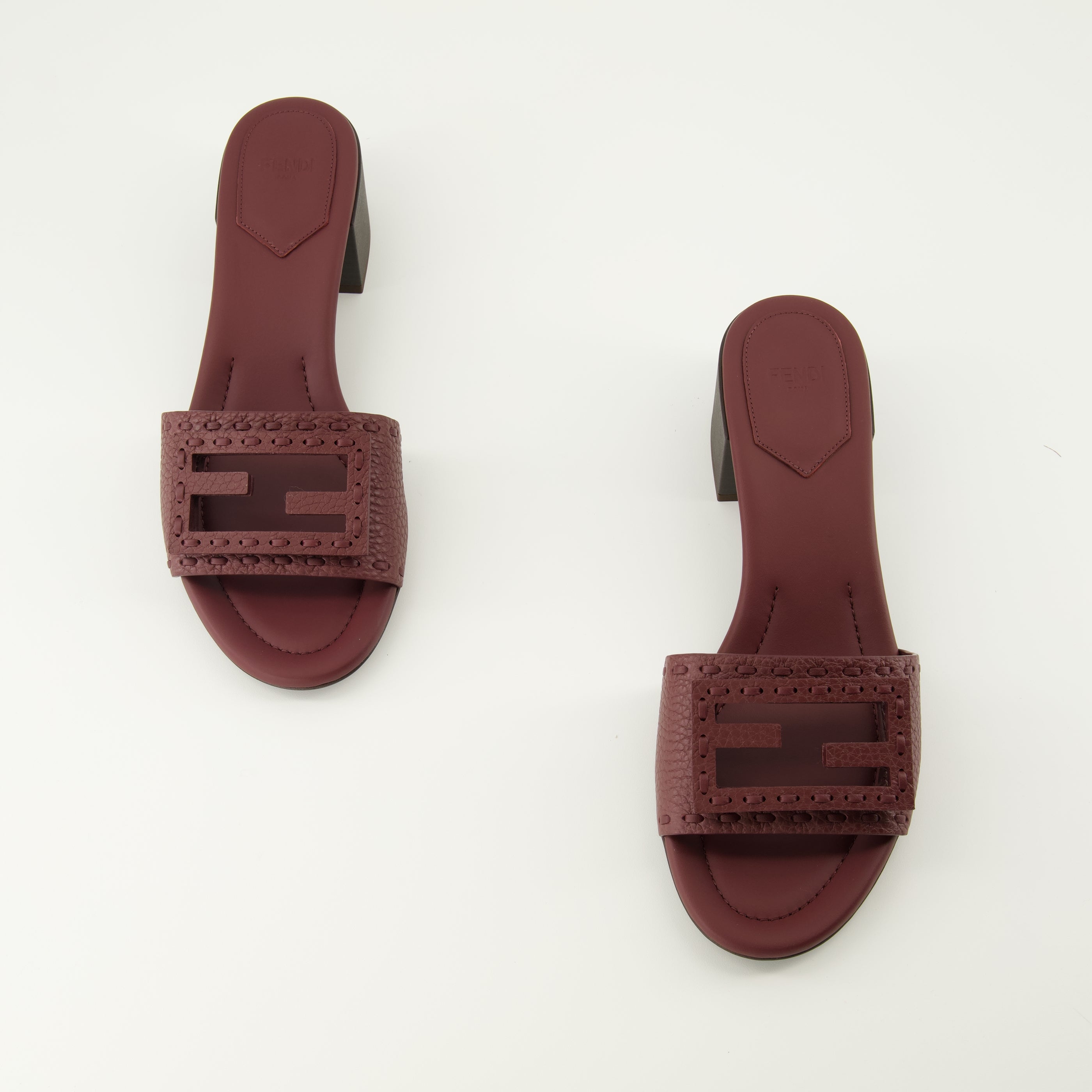 Chaussures ouvertes Sandales à talons Baguette bordeaux Fendi Bordeaux Femme