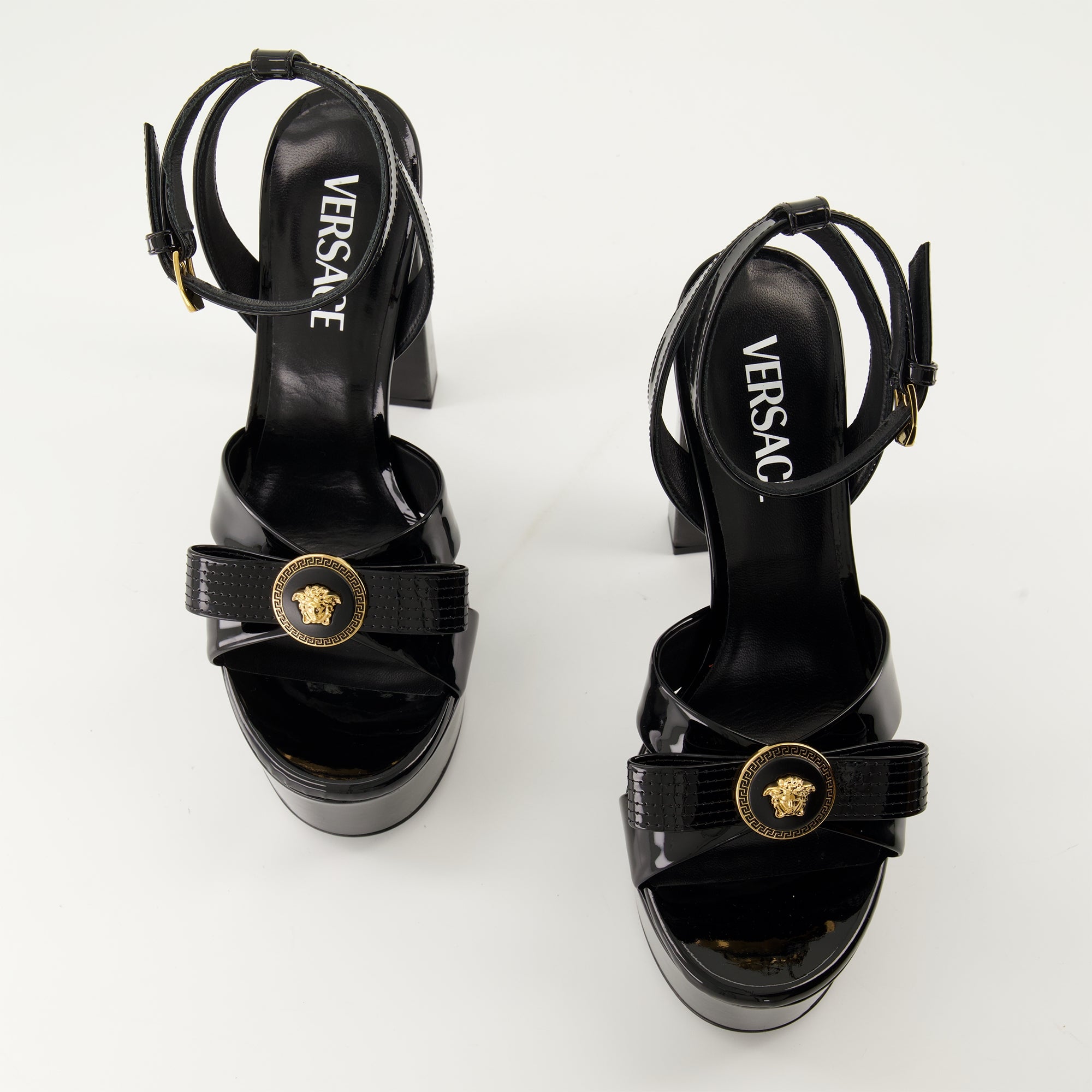 オープントゥシューズ ジャンニリボンヒールサンダル Versace 黒 Femme