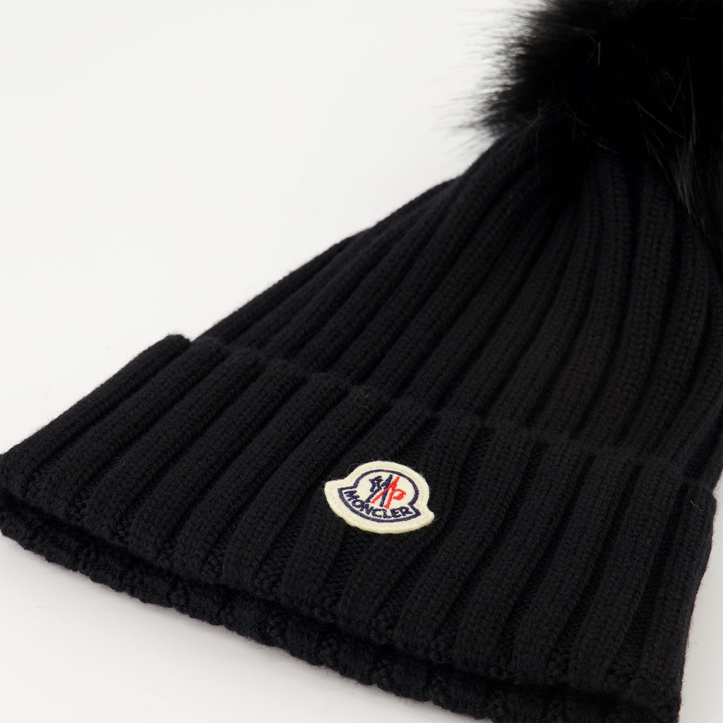 Image of the article Wool beanie with pompom from the brand Moncler for Women - Autumn-Winter Season 2025 - Detailed View_2