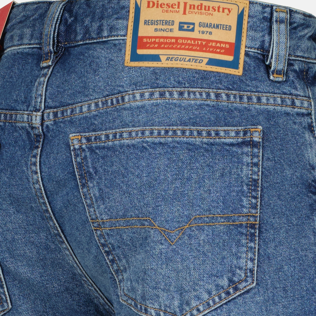 Bild des Diesel Herren D-Fin Shorts aus blauem Denim - Frühling/Sommer 2026 - Detaillierte Ansicht_2