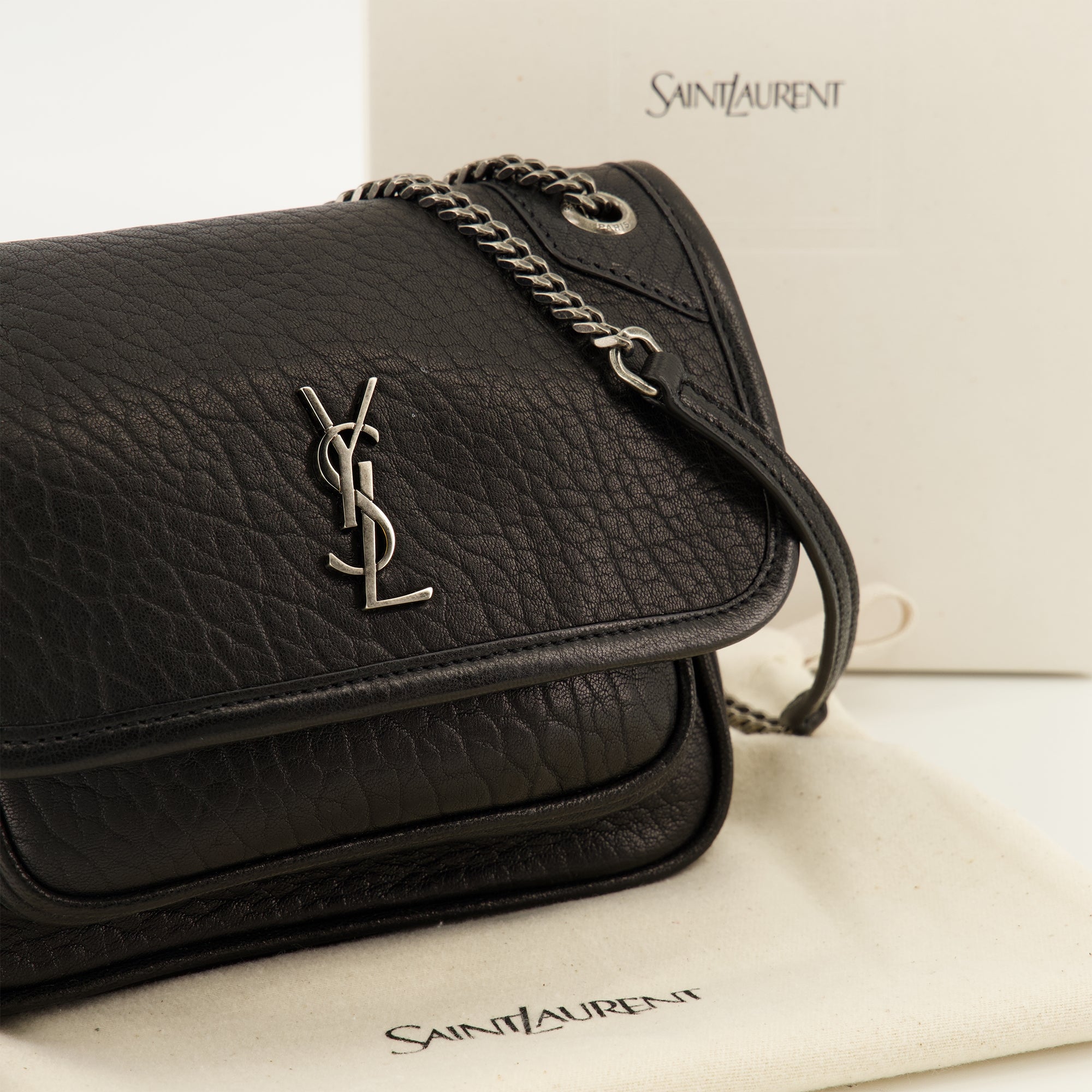 Sacs à main et épaule Bolsa Niki Mini em Couro Preto Saint Laurent Noir Femme