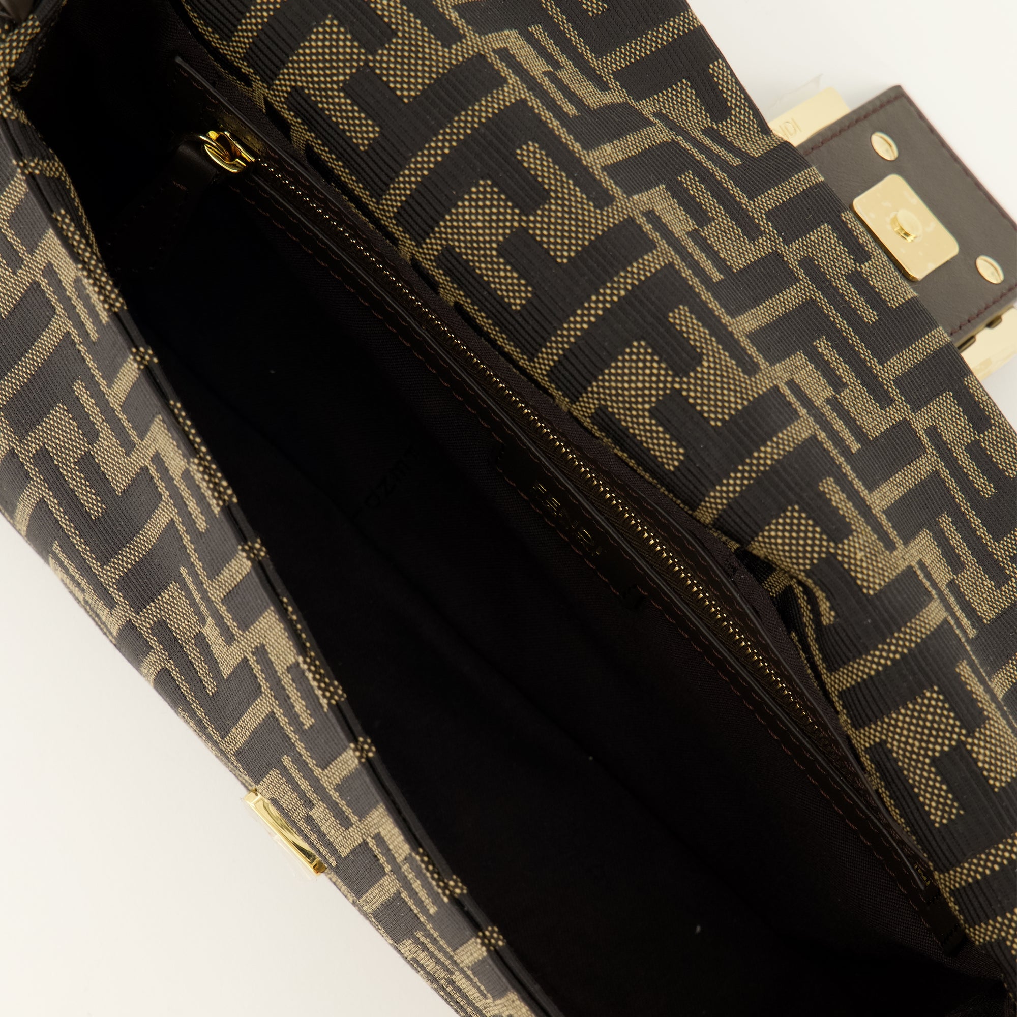 Sacs à main et épaule FF Fabric Baguette® Bag in Brown Fendi Marron Femme