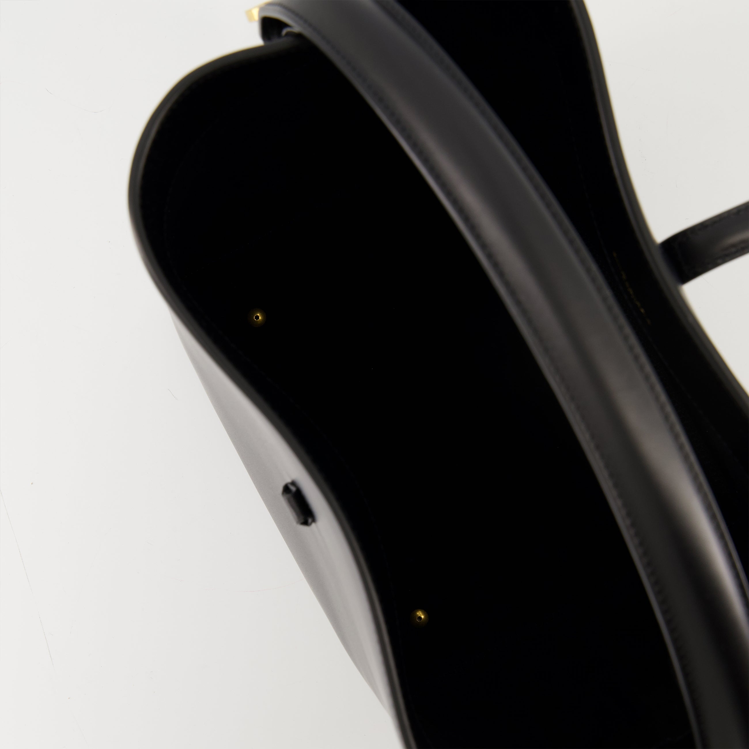 Immagine dell'articolo Borsa le 37 del marchio Saint Laurent per Donne - Collezione Autunno-Inverno 2025 - Vista Dettagliata_3