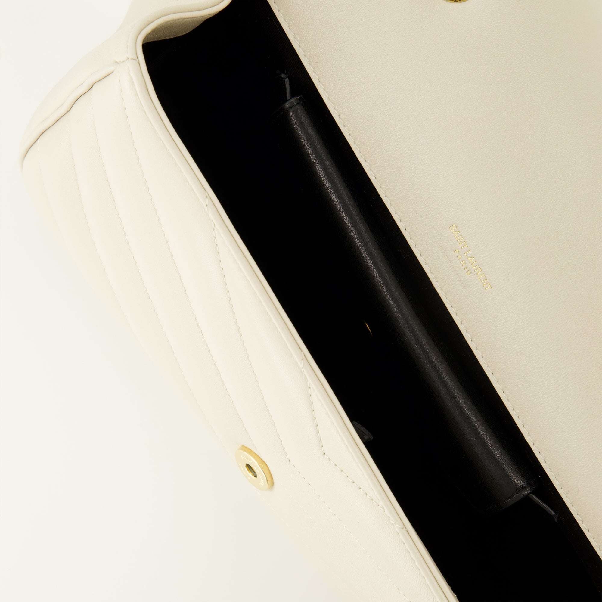 Image de l'article Sac Loulou medium de la marque Saint Laurent pour Femme - Saison Automne-Hiver 2025 - Vue détaillée_3