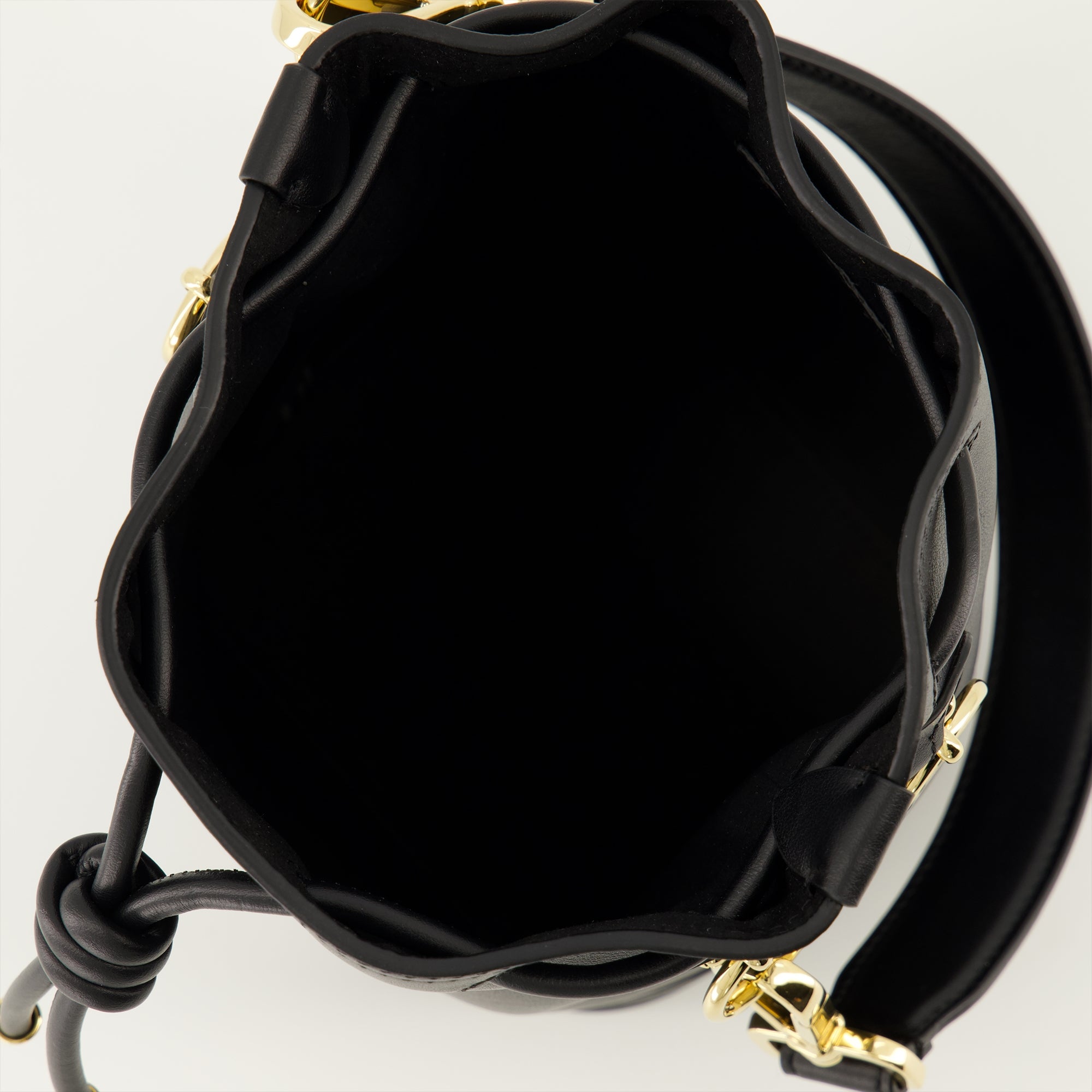 Image de l'article Sac seau Mon Trésor de la marque Fendi pour Femme - Saison Automne-Hiver 2025 - Vue détaillée_3