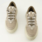 Imagen de las zapatillas Fendi Force grises de la marca Fendi para Hombre - Temporada Otoño-Invierno 2025 - Vista de cima do par de zapatos