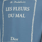 Imagem da t-shirt azul da Dior para Homem com bordado Book Cover em algodão - Temporada Primavera-Verão 2026 - Vista Detalhada 1