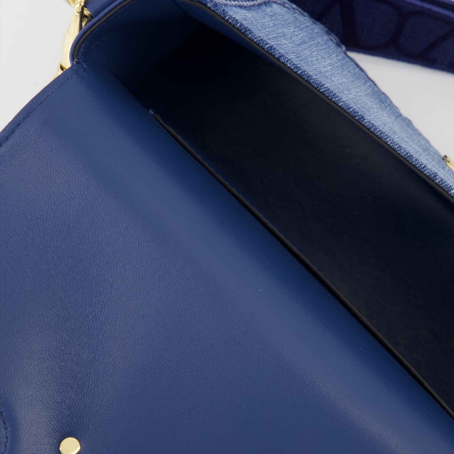 ハンドバッグ・ショルダーバッグ オールタイムデニムバッグ Valentino Garavani 青 女性