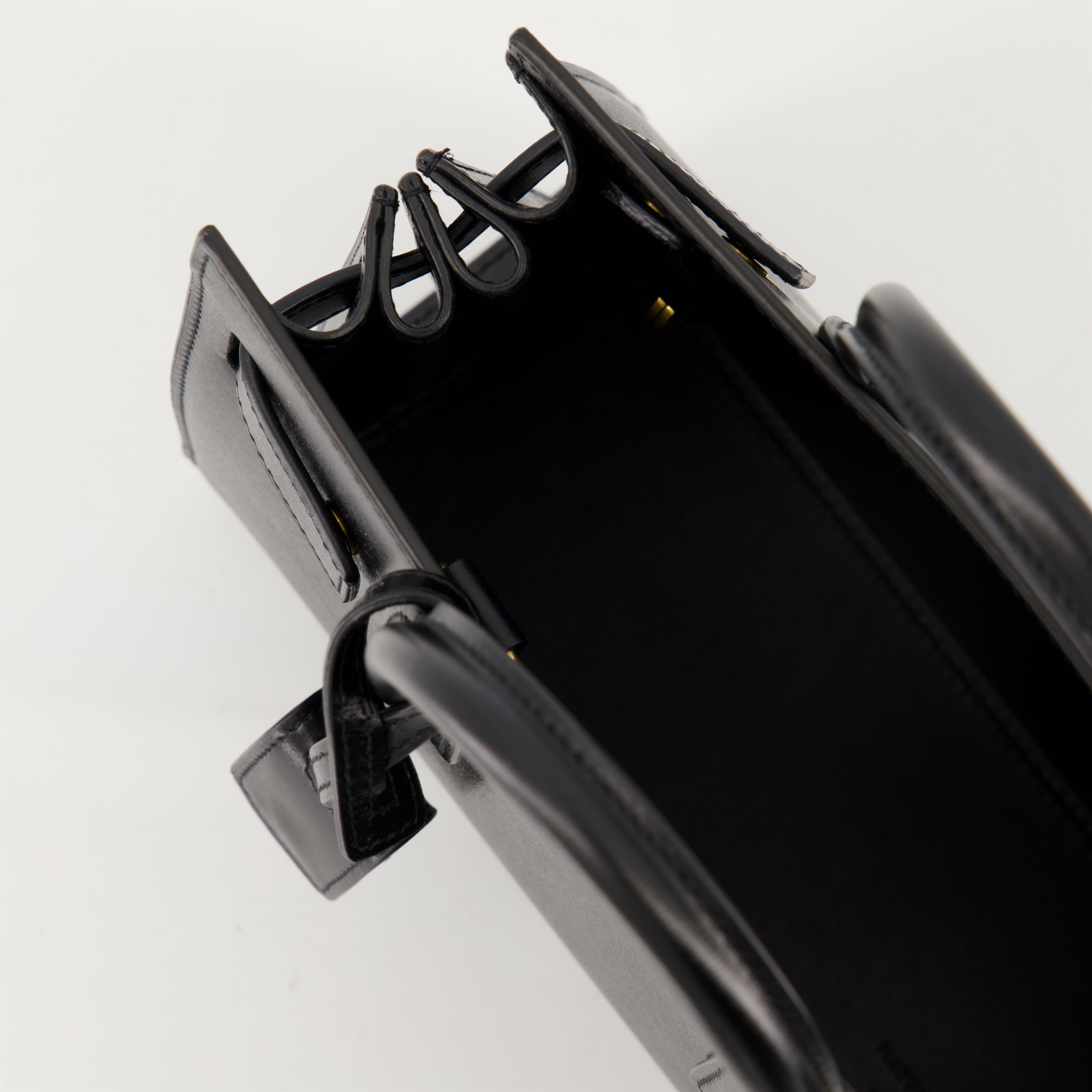 ハンドバッグ・ショルダーバッグ レザー デイバッグ Saint Laurent 黒 Femme