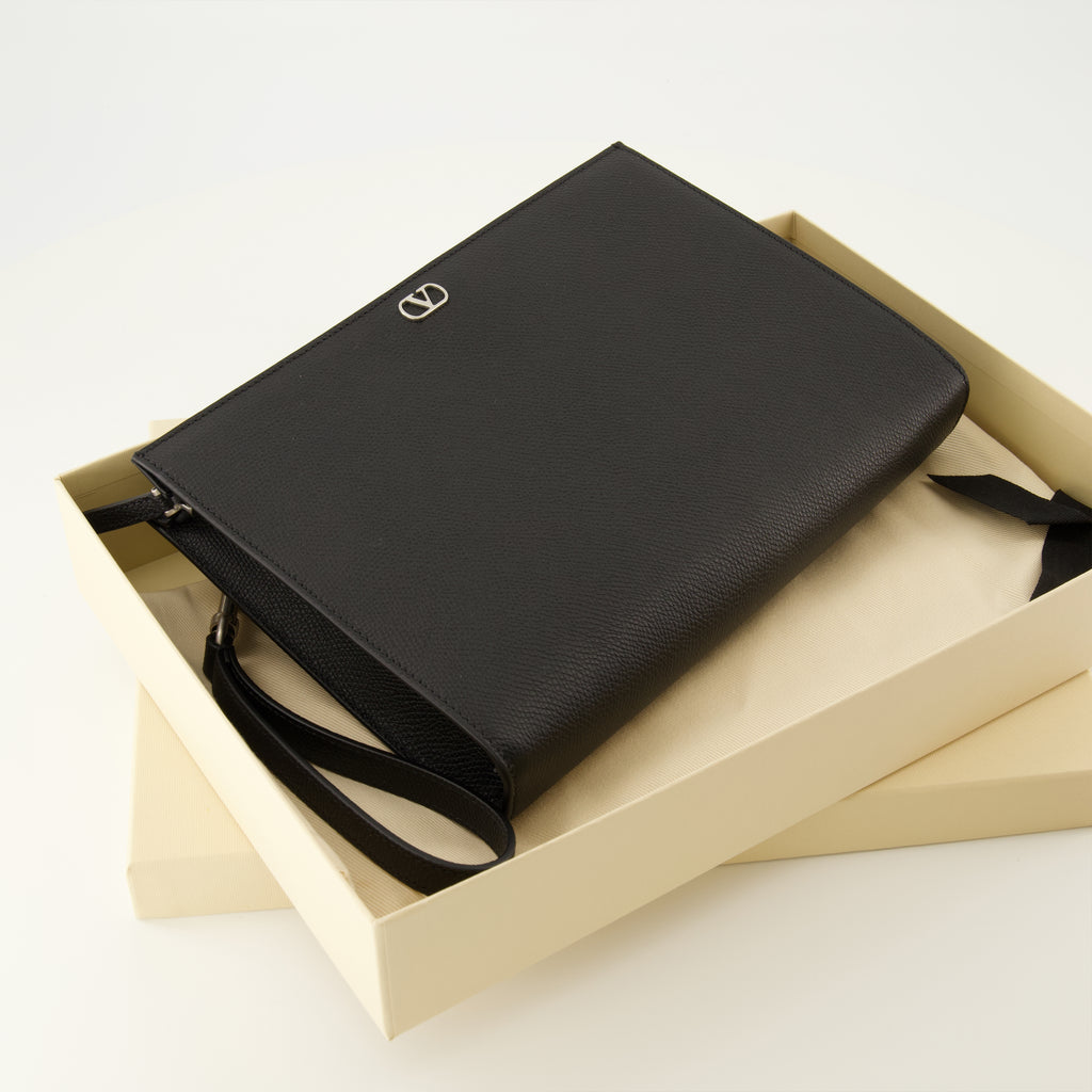 Image de l'article Pochette Vlogo de la marque Valentino Garavani pour Homme - Saison Automne-Hiver 2025 - Vue détaillée_3