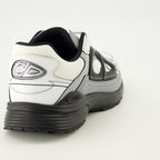 Imagem das sapatilhas B30 cinzentas da marca Dior para Homem - Temporada Primavera-Verão 2026 - Vista traseira