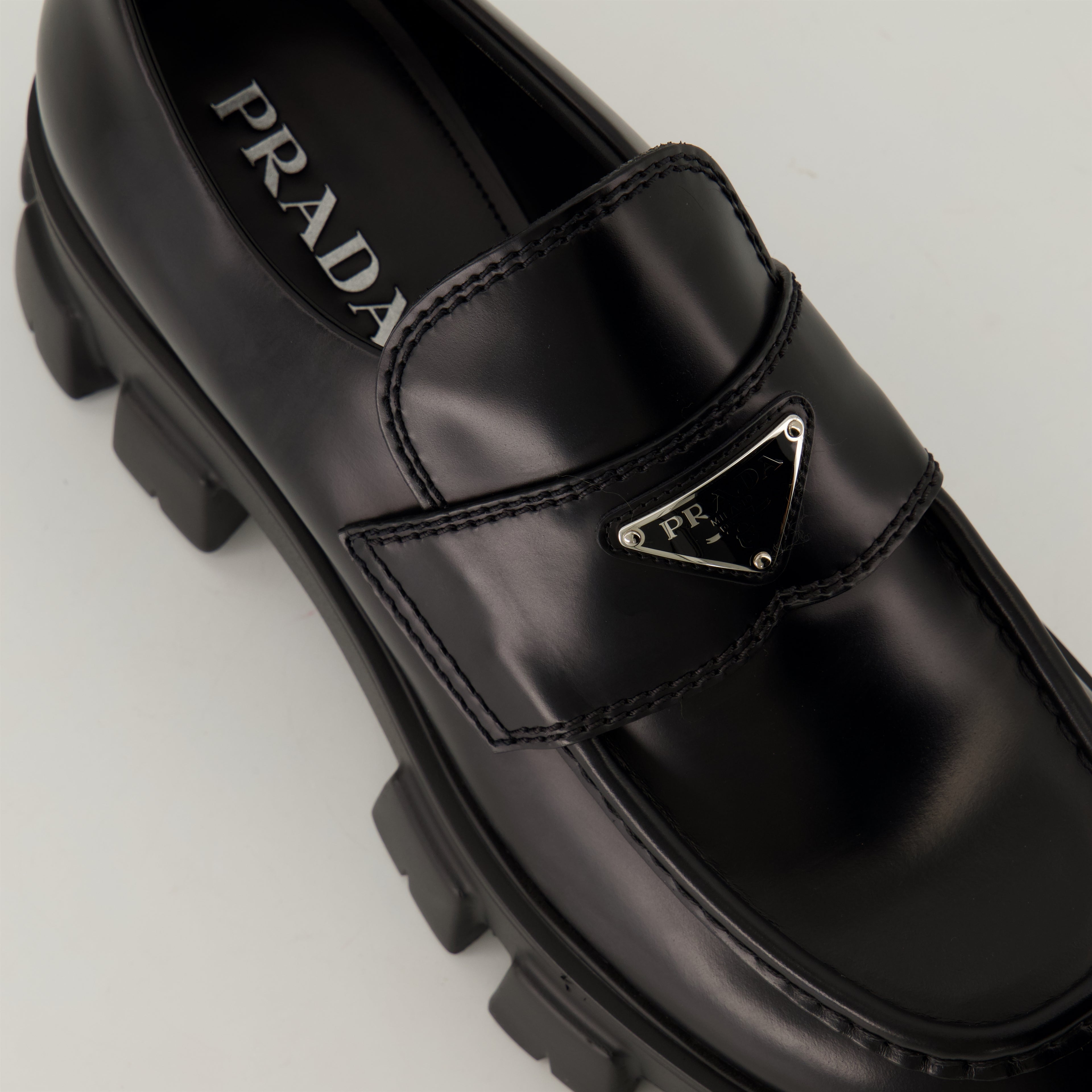 Loafer Mocassins Monolith Prada Schwarz Homme
