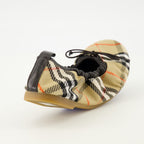 Imagen de las Ballerinas Fawn Check beige de la marca Burberry para Mujer - Temporada Primavera-Verano 2026 - Vista trasera