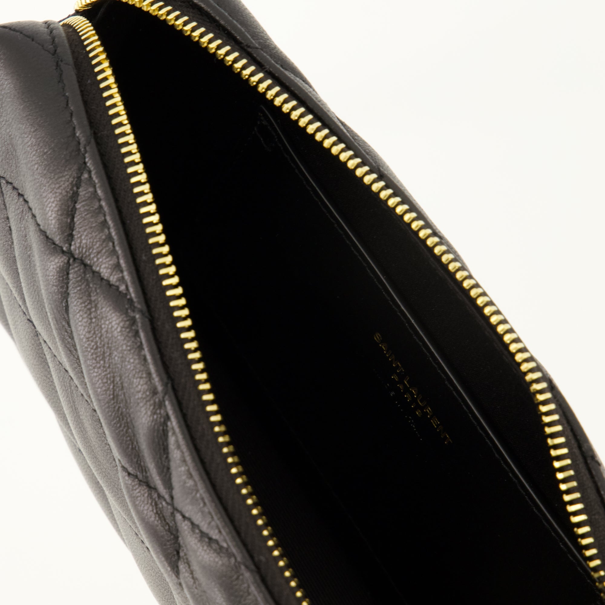 Image de l'article Pochette Bijou Cassandre noir de la marque Saint Laurent pour Femme - Saison Printemps-Été 2026 - Vue détaillée_3