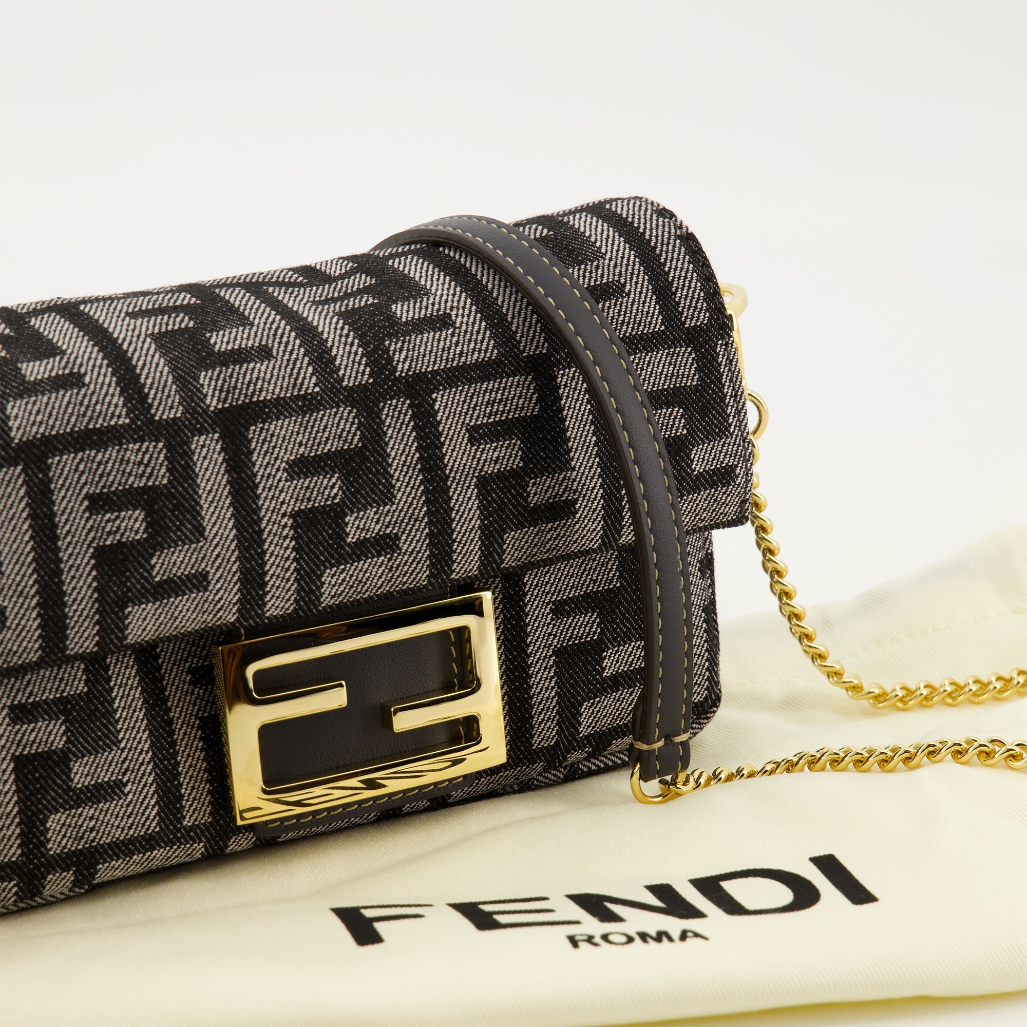FFデニムのミニバゲットバッグ Fendi - 女性 – myCompañero