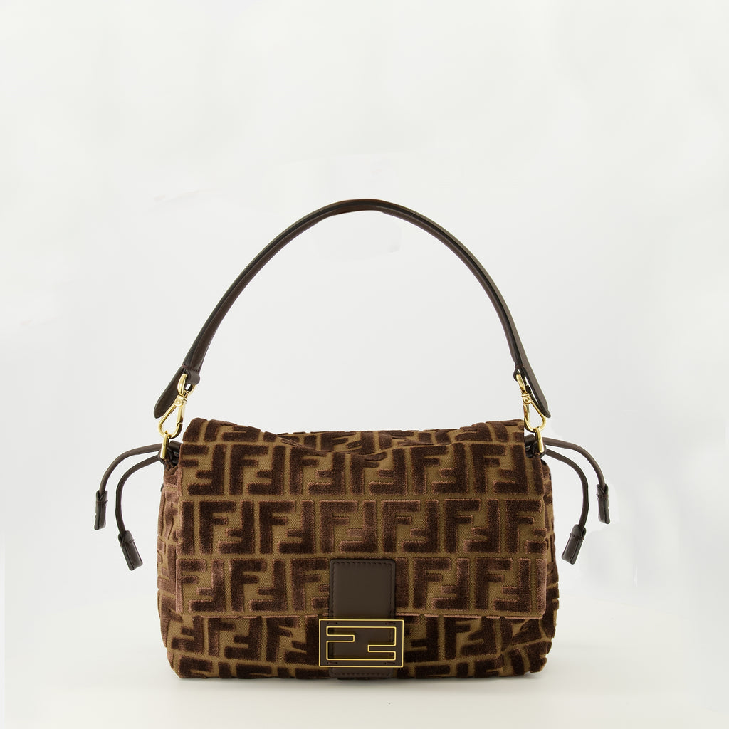 Imagen del bolso Mamma Baguette de Fendi en terciopelo marrón para mujer - Otoño/Invierno 2025 - Vista Frontal