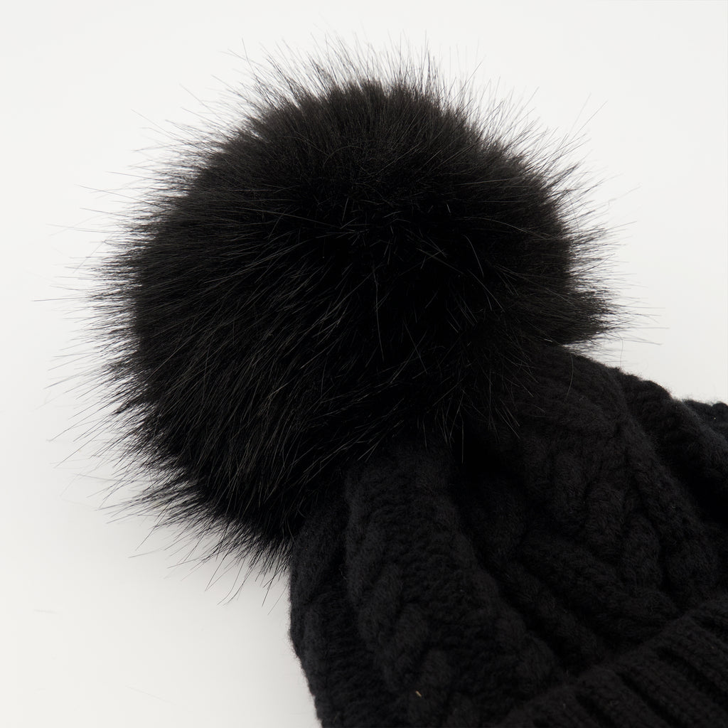 Image of the article Cashmere beanie with pompom from the brand Moncler for Women - Autumn-Winter Season 2025 - Detailed View 3