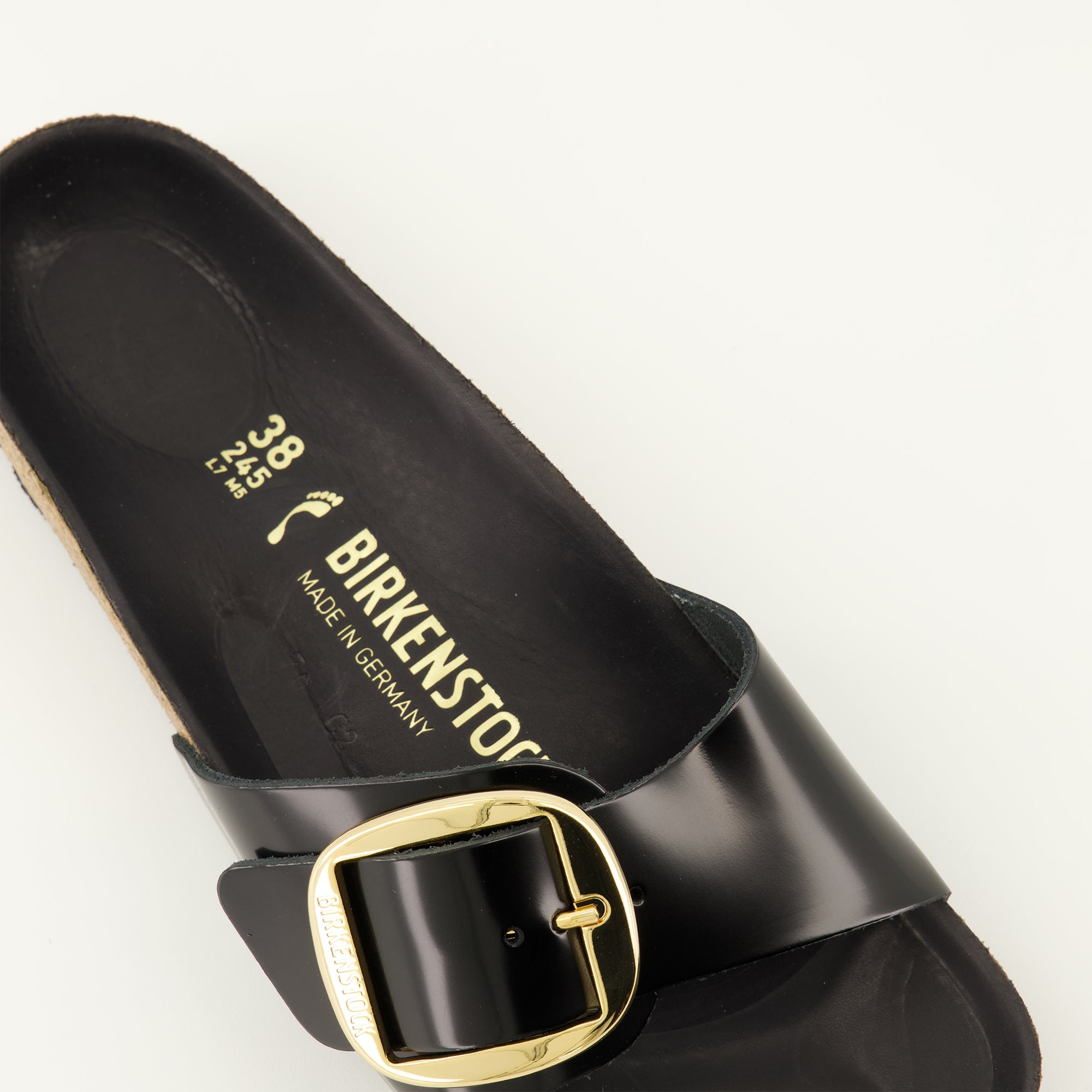 Image de l'article Sandales Madrid Big Buckle de la marque Birkenstock pour Femme - Saison Automne-Hiver 2025 - Vue détaillée de haut