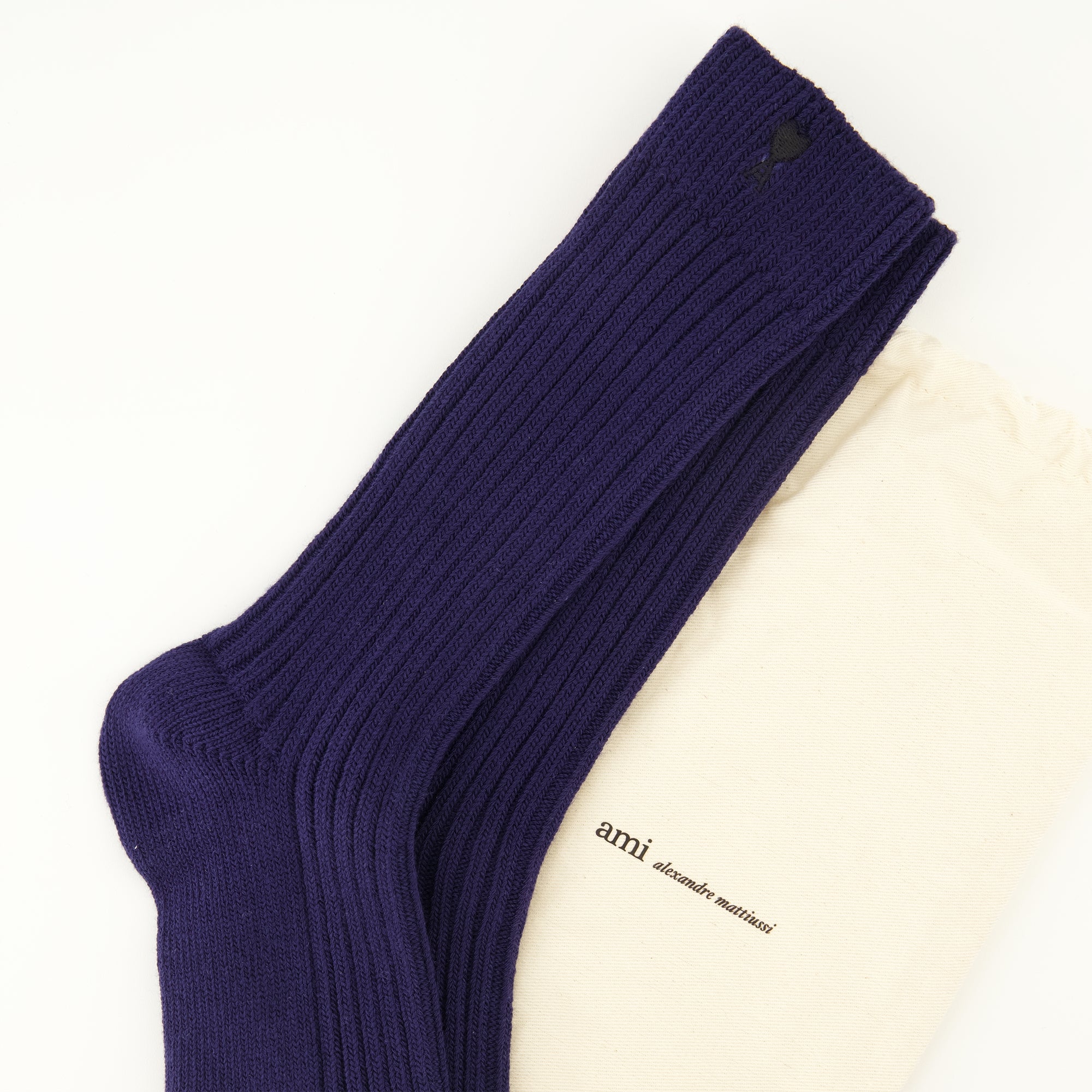 Image de l'article Chaussettes AMI de coeur bleu marine de la marque Ami PARIS pour Unisex - Saison Printemps-Été 2026 - Vue détaillée_2