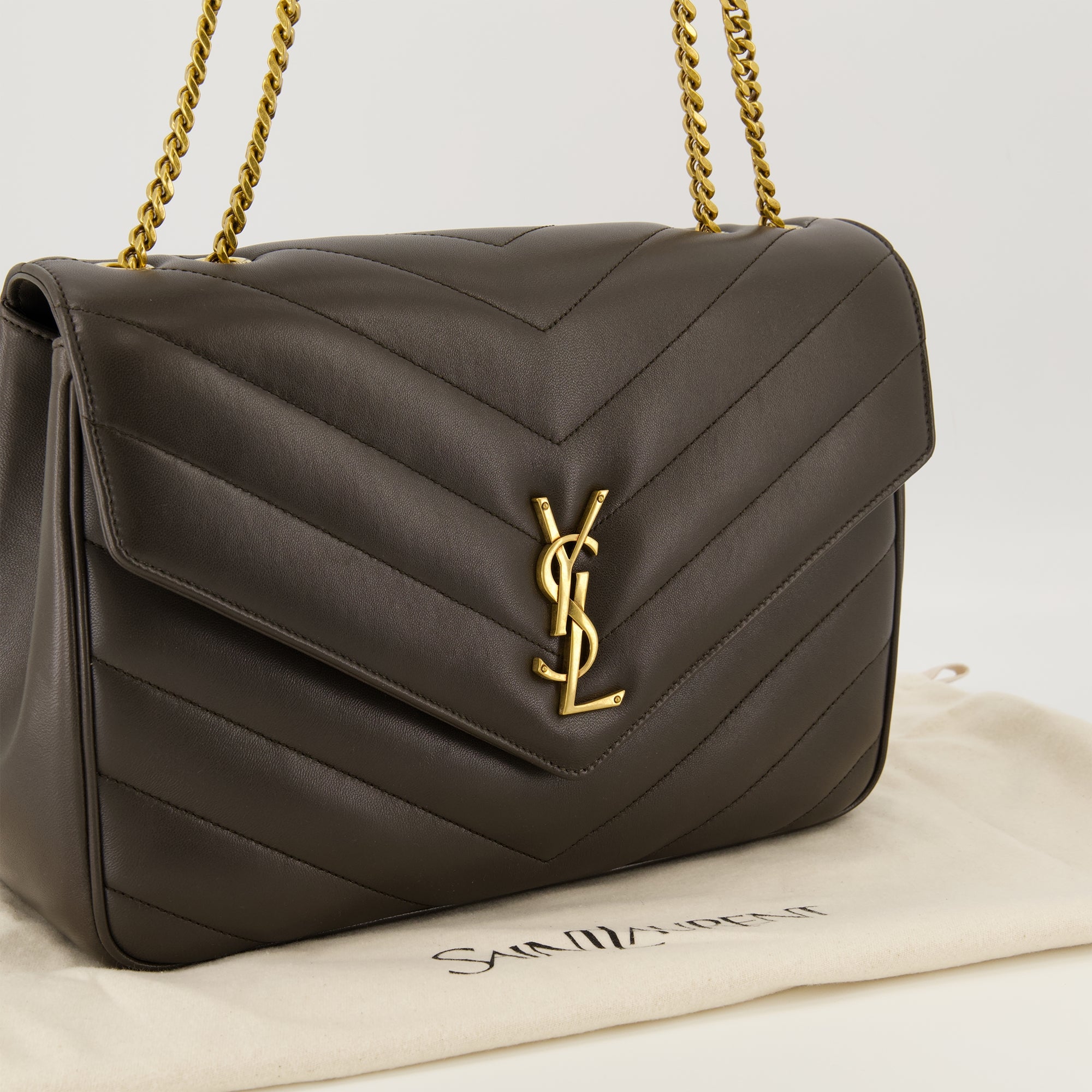 Image of the Large Loulou Bag from the brand Saint Laurent for Women - Autumn-Winter 2025 - Detailed View_2