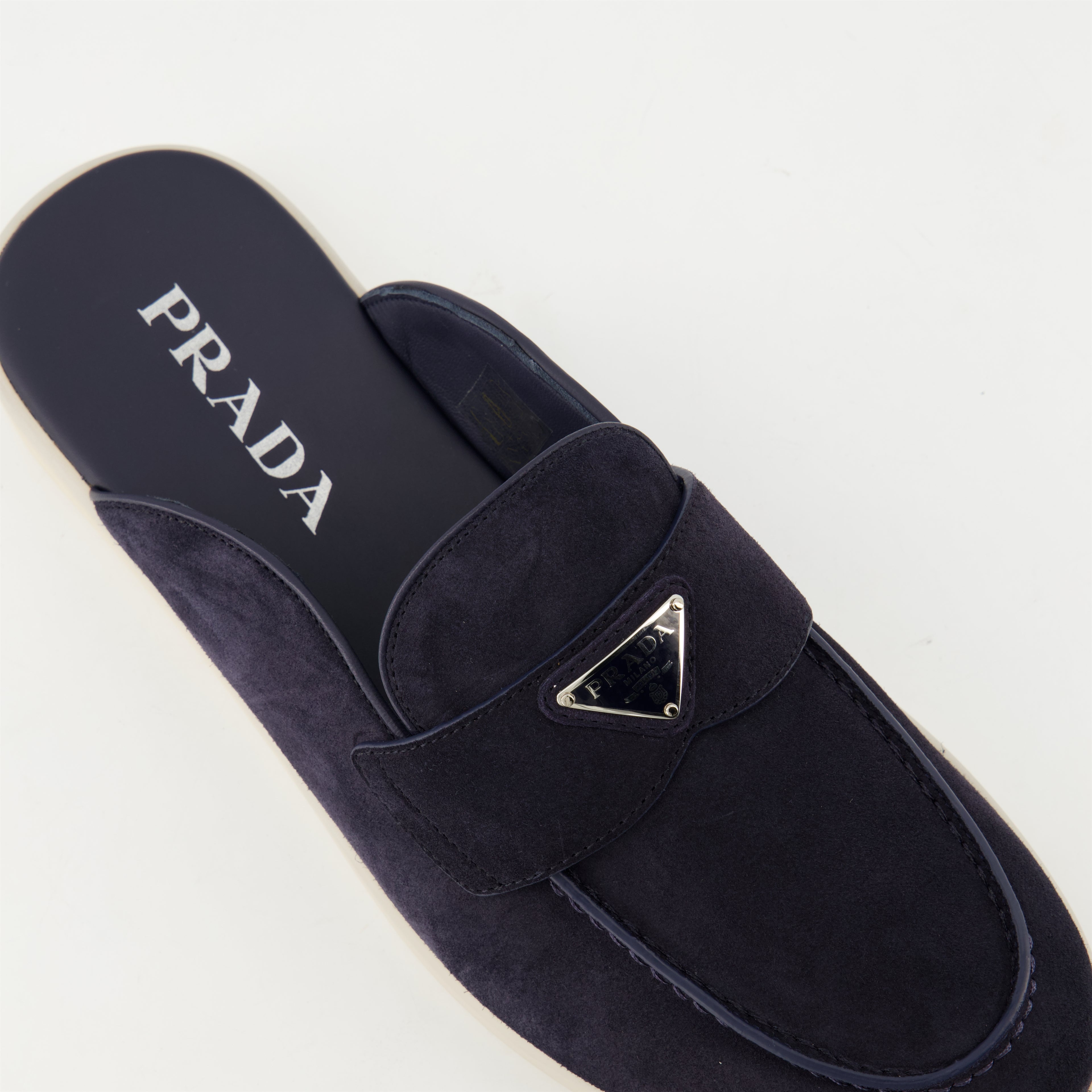Chaussures ouvertes Mules en cuir velours Prada Bleu foncé Homme