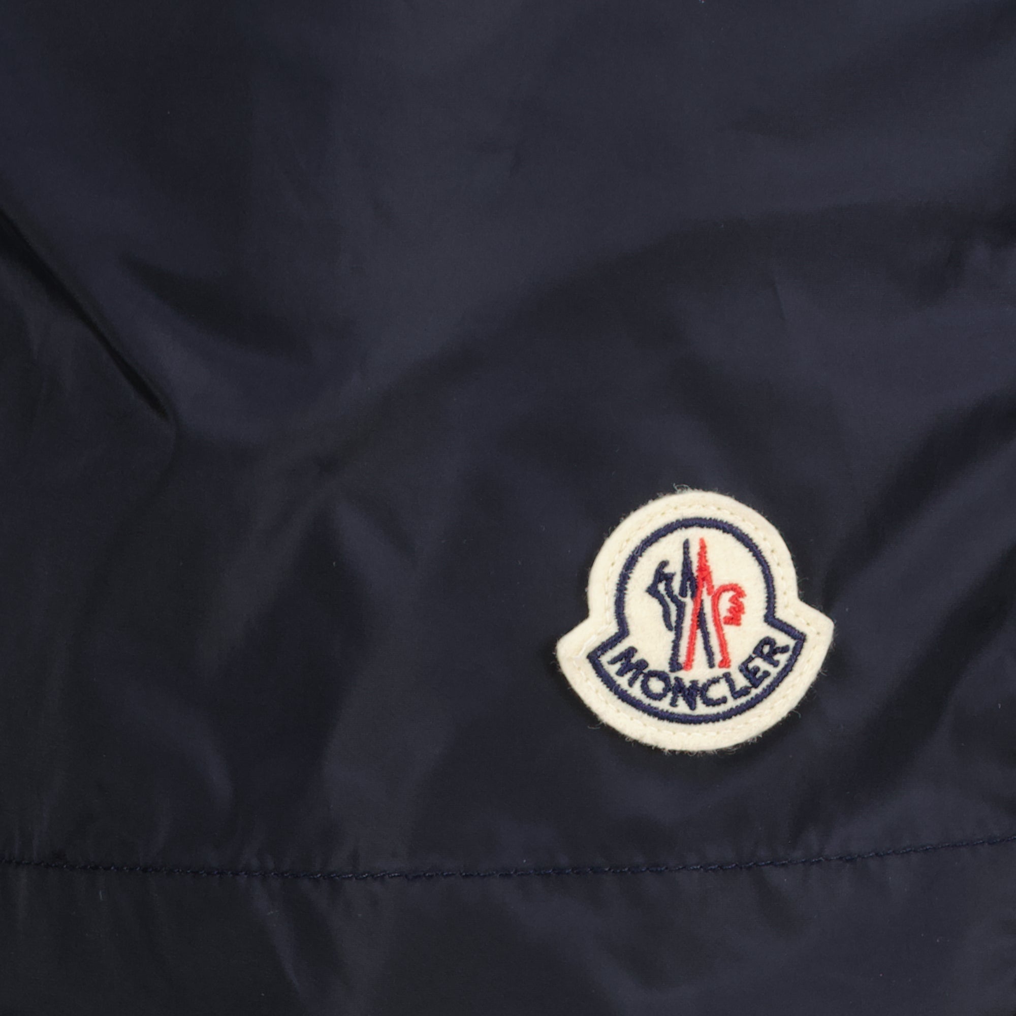 Image de l'article Maillot de bain bleu à logo noir de la marque Moncler pour Homme - Saison Printemps-Été 2026 - Vue détaillée_1