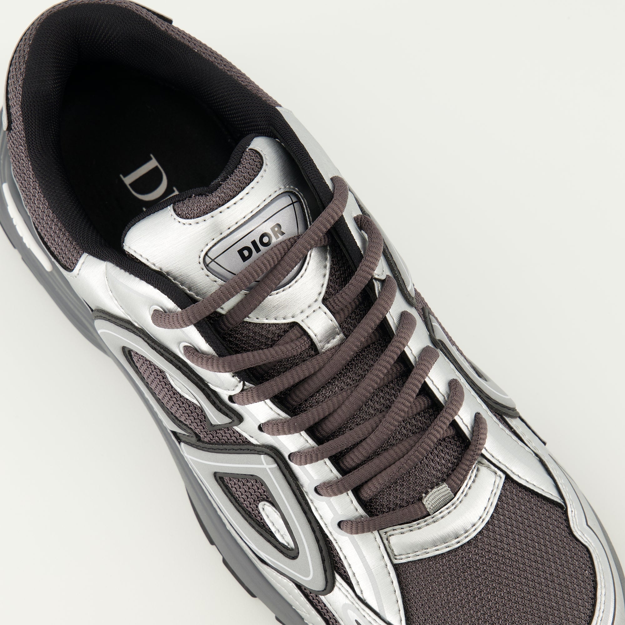 Bild des B30 Sneakers in Grau und Schwarz von Dior für Herren - Herbst-Winter-Saison 2025 - Detaillierte Draufsicht