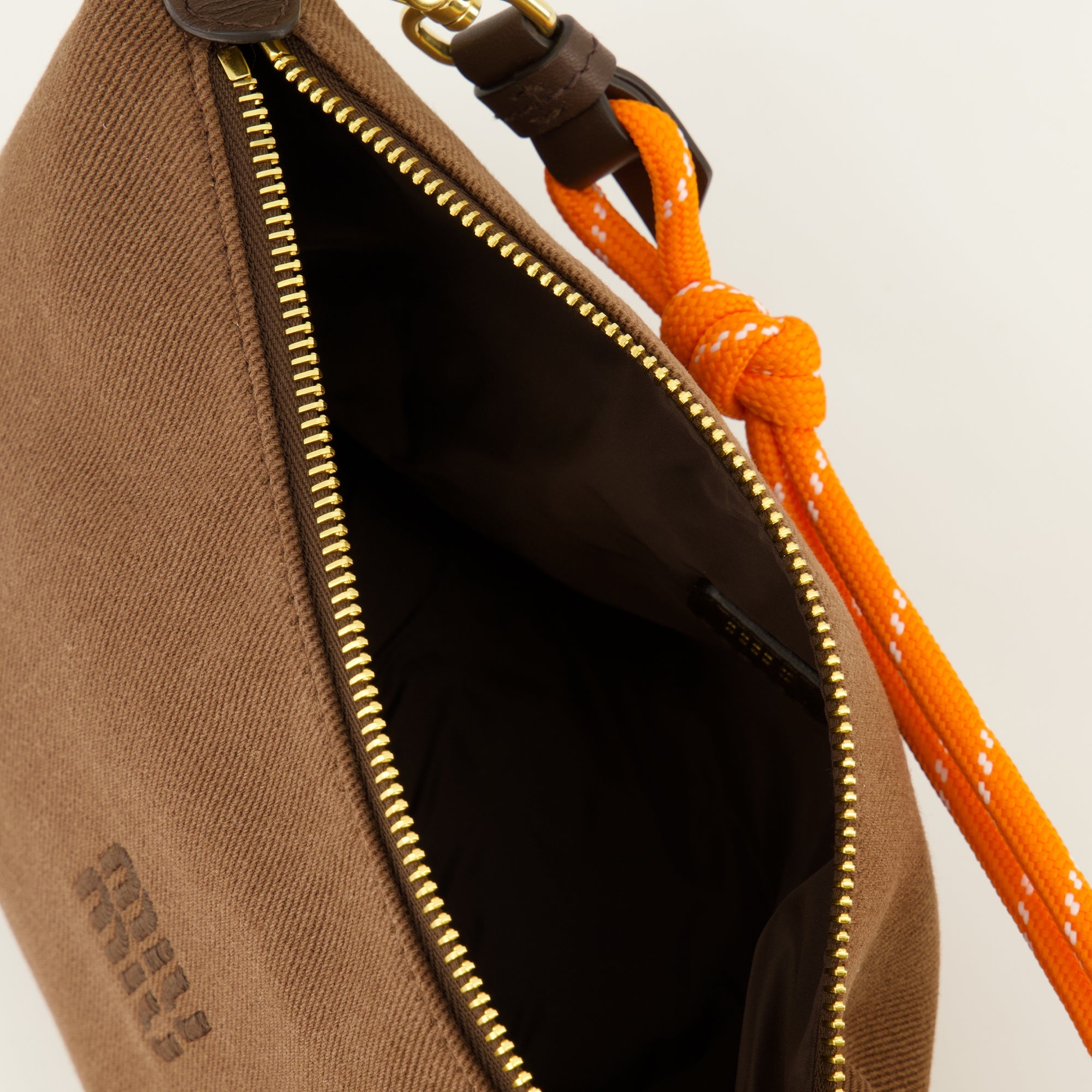 Sacs à main et épaule Pochete de Gabardine Castanha Miu Miu Marron Femme