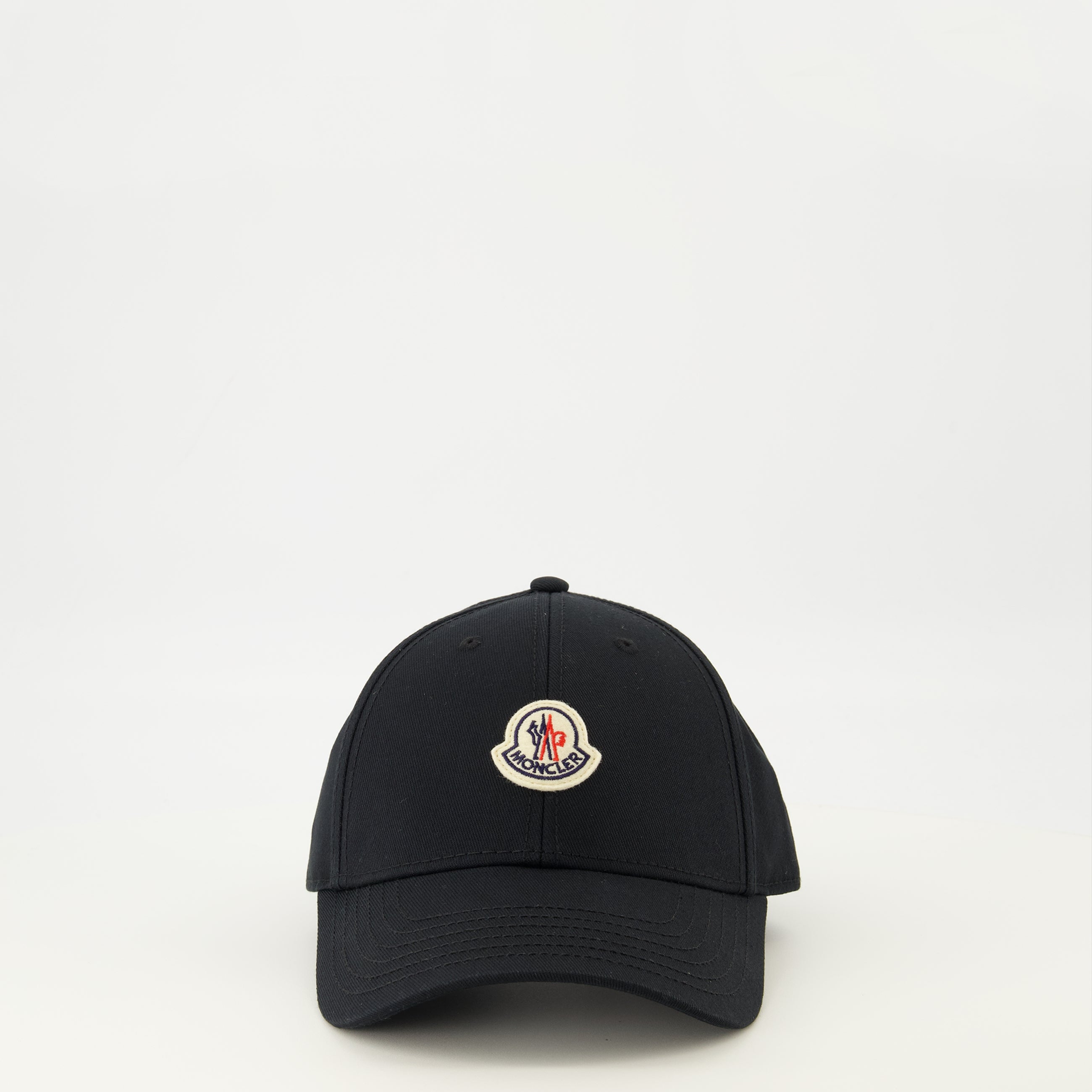 Image of the article Black logo cap by Moncler for Women - Spring-Summer 2026 - Front view