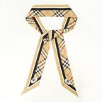 Écharpes, foulards et gants チェック・ナイト・シルク・スカーフ Burberry Beige Femme