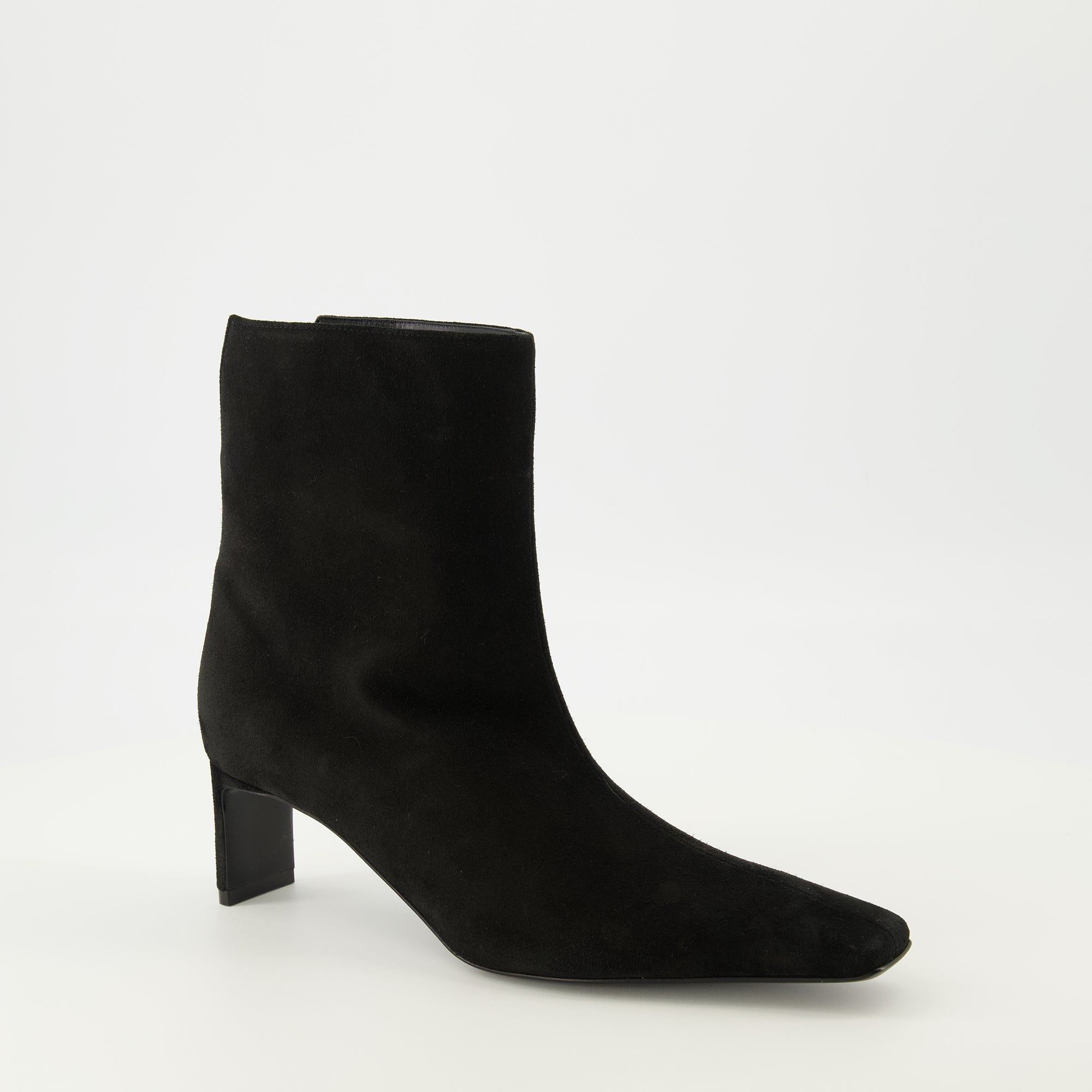 Image de l'article Bottines Ona noir de la marque Khaite pour Femme - Saison Automne-Hiver 2025 - Vue trois quarts avant droite