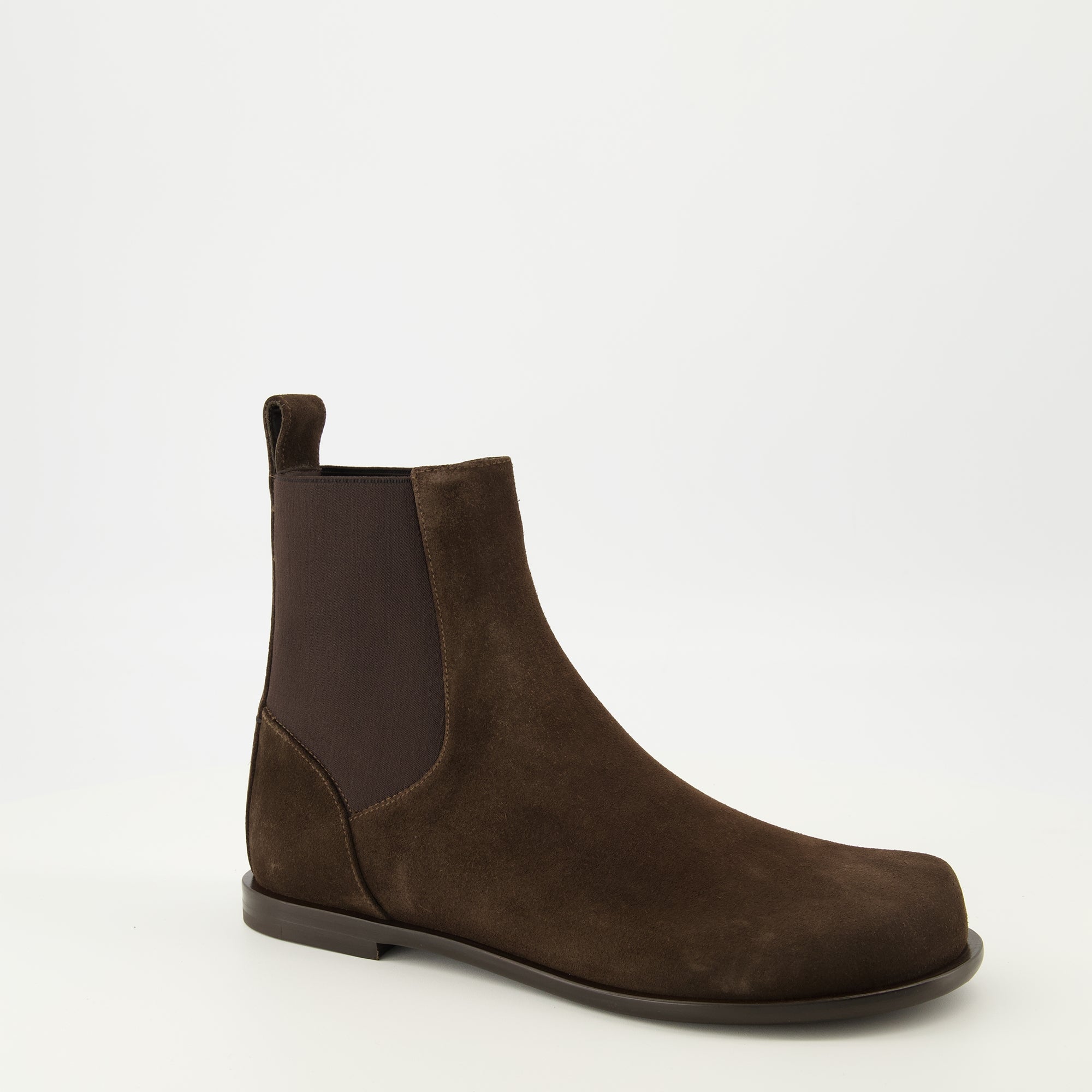 Image de l'article Bottines Chelsea FF Squared marron de la marque Fendi pour Homme - Saison Automne-Hiver 2025 - Vue trois quarts avant droite