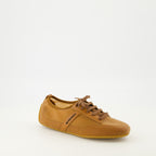 Imagem das sapatilhas Slim Powder da Givenchy para Mulheres - Outono-Inverno 2025 - Vista três quartos frontal direita