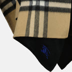 Imagem da capa em cachemira da Burberry para Unisex - Temporada Outono-Inverno 2025 - Vista Detalhada_2