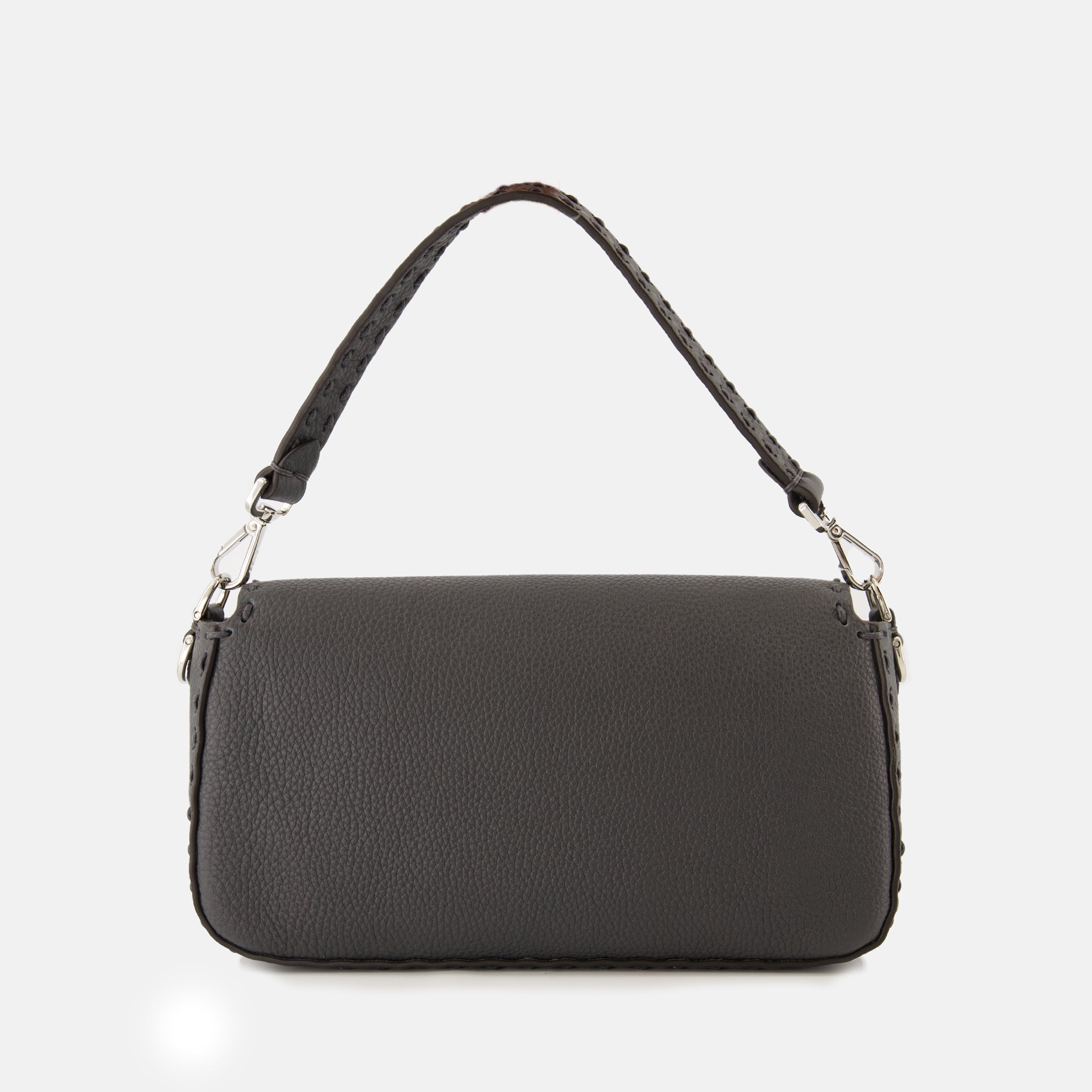 Image de l'article Sac Baguette de la marque Fendi pour Homme - Saison Automne-Hiver 2025 - Vue de Dos