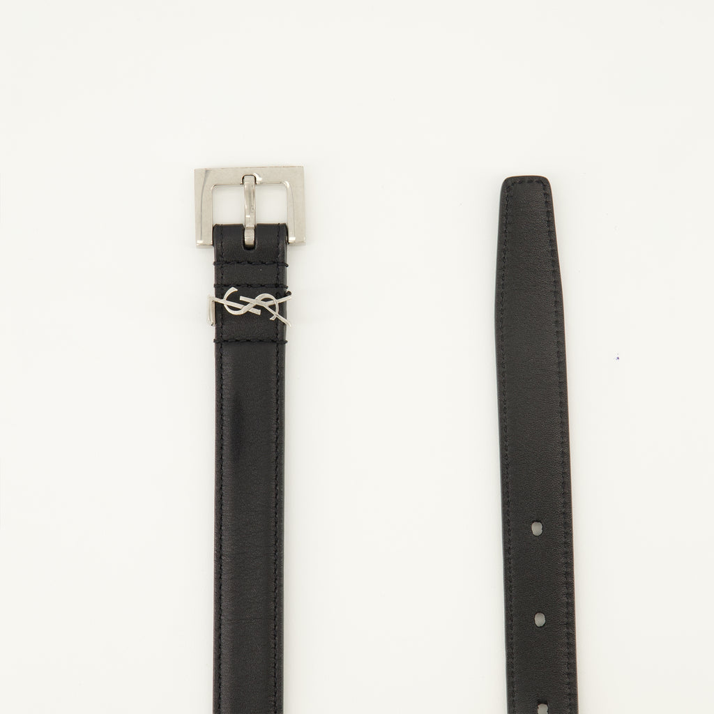 Image de l'article Ceinture Cassandre fine noir de la marque Saint Laurent pour Femme - Saison Automne-Hiver 2025 - Vue détaillée_3