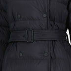 Imagen del abrigo largo de plumón de la marca Burberry para mujer - Temporada Otoño-Invierno 2025 - Vista detallada_2