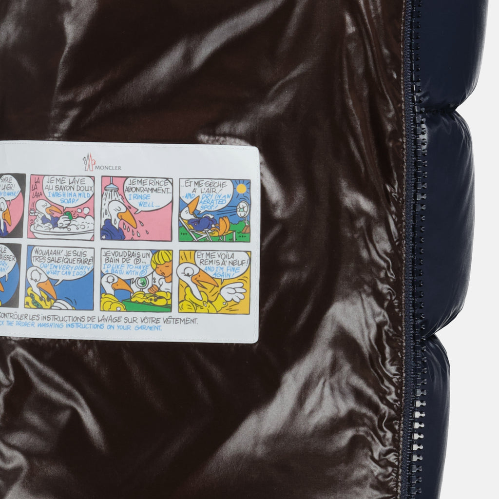 Image of the Moncler Men's Navy Blue Maya Down Jacket - Autumn-Winter 2025 - Detailed View_2