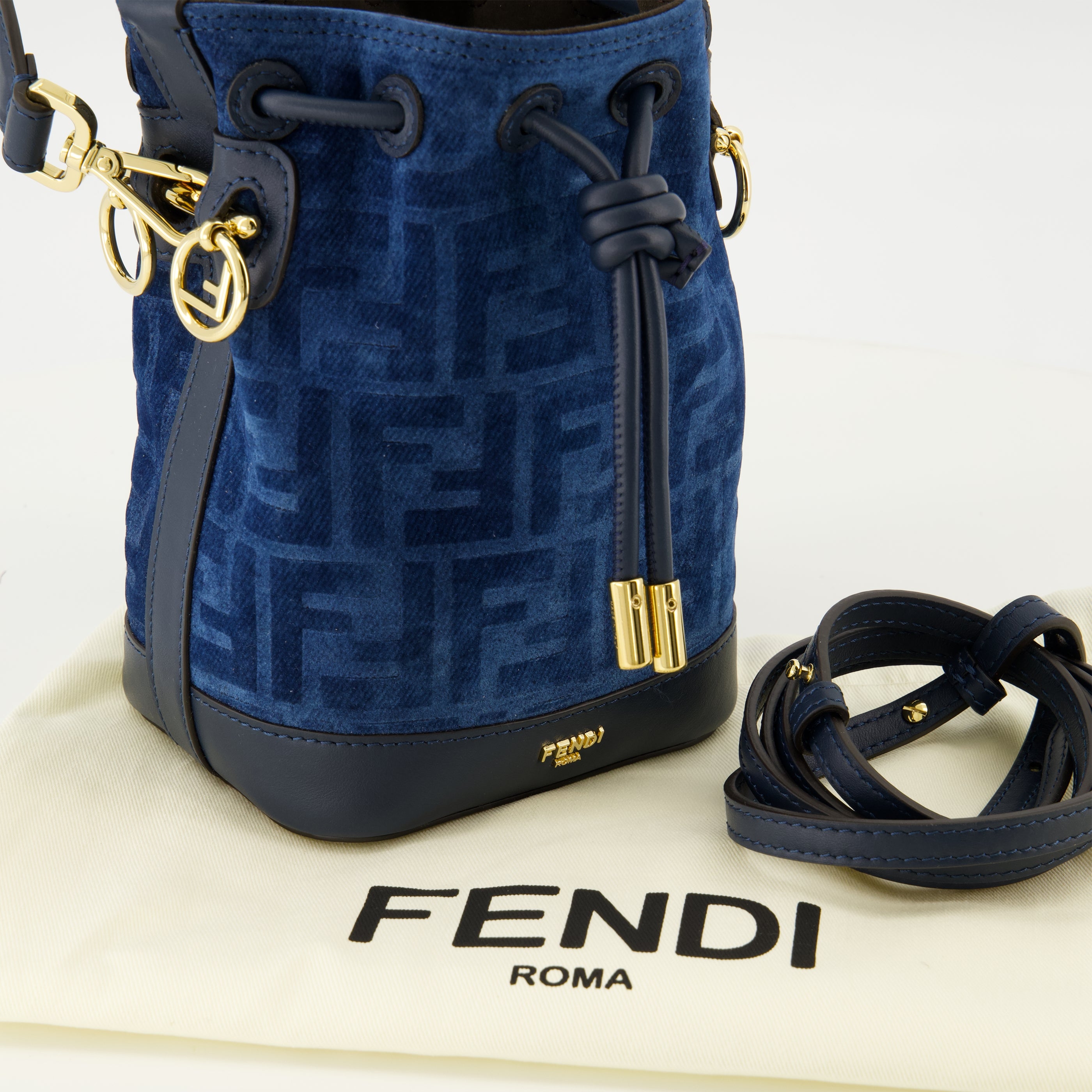 Sacs seau Sac seau imprimé FF bleu marine Fendi Bleu foncé Femme