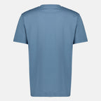 Imagem da t-shirt azul da Dior para Homem com bordado Book Cover em algodão - Temporada Primavera-Verão 2026 - Vista Traseira