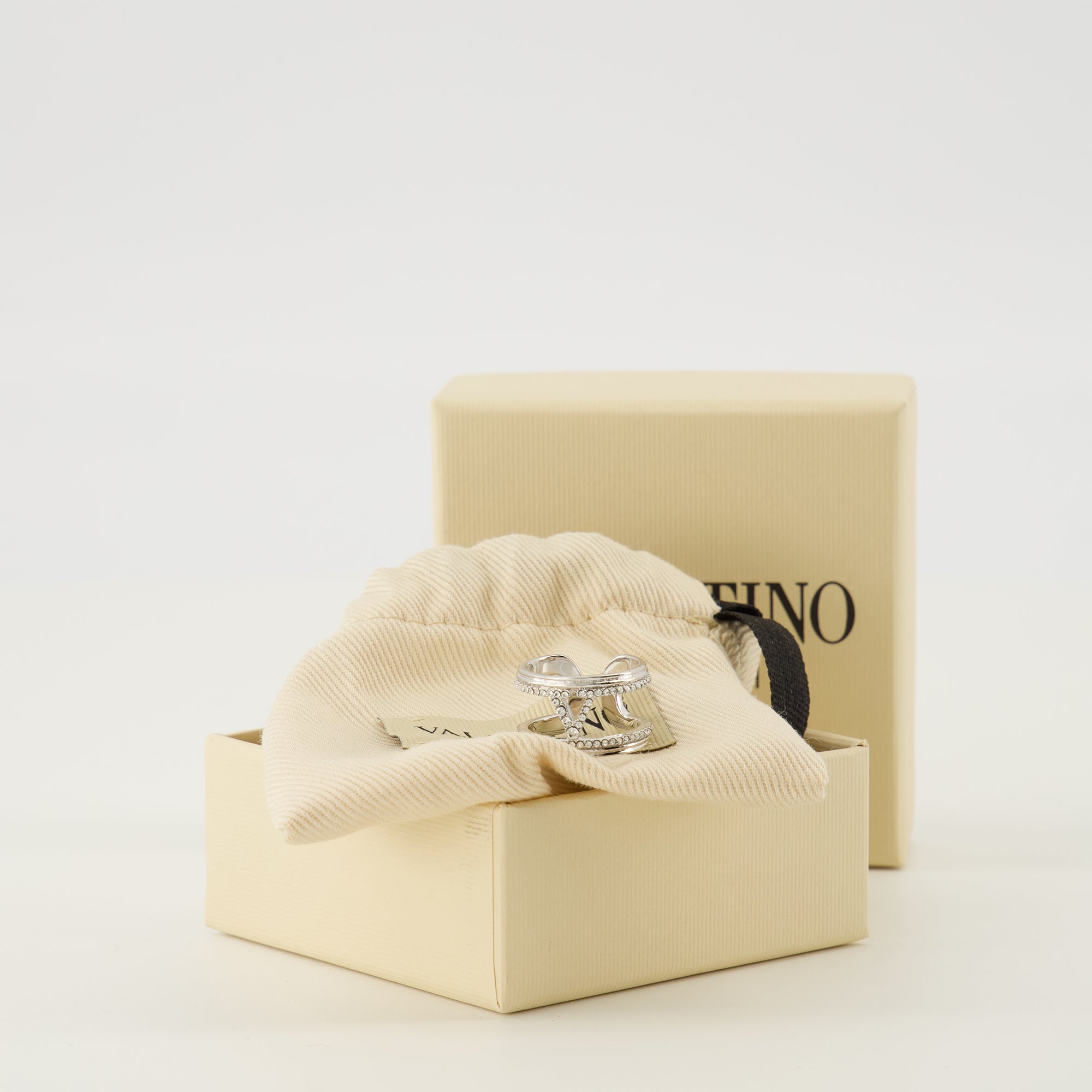 Immagine dell'articolo Anello Ovalette con cristalli Swarovski® del marchio Valentino Garavani per donna - Primavera-Estate 2026 - Vista Dettagliata_3