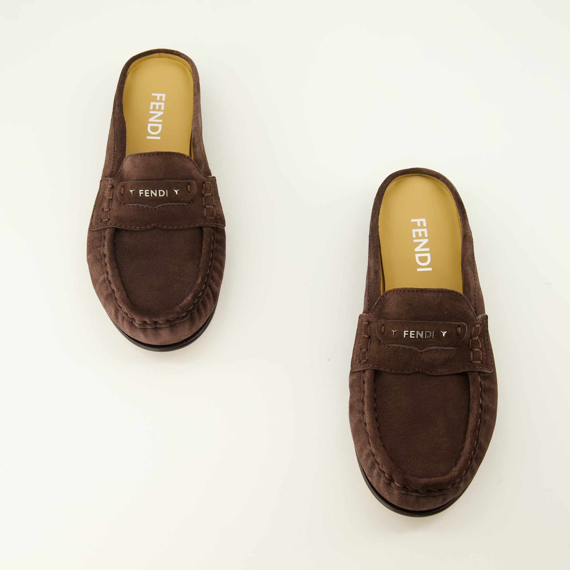 Chaussures ouvertes 브라운 스웨이드 스크런치 뮬 Fendi Marron Femme