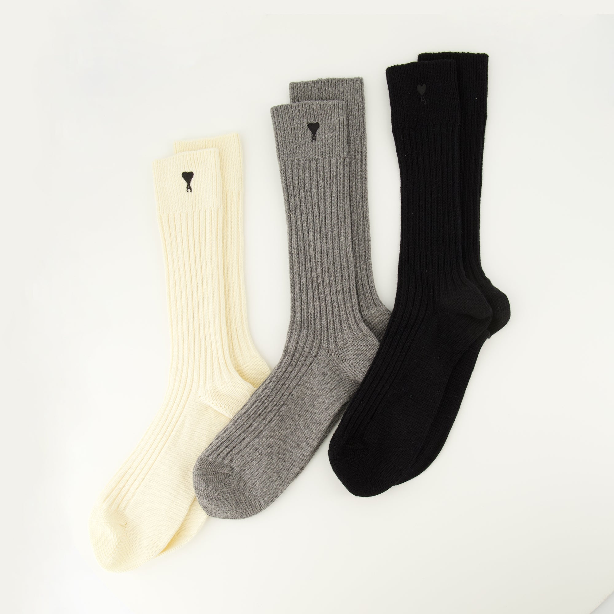 Image de l'article Lot de chaussettes Ami de Coeur de la marque Ami PARIS pour Unisex - Saison Automne-Hiver 2025 - Vue de Dos