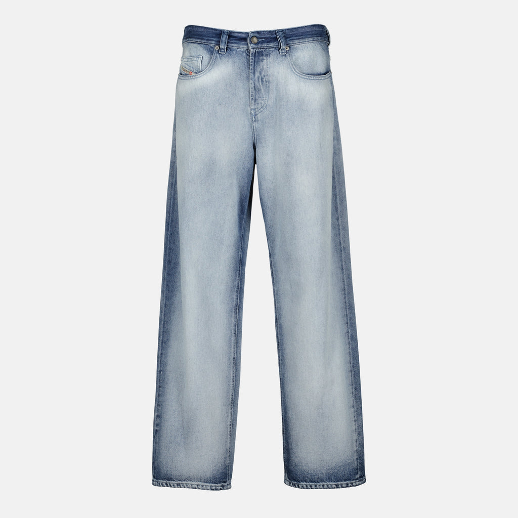 Image de l'article Jean D-Macro 2001 L32 effet délavé de la marque Diesel pour Homme - Saison Printemps-Été 2026 - Vue de Face