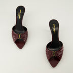 Imagen de las mules de tacón Babylone en burdeos de la marca Saint Laurent para Mujeres - Temporada Primavera-Verano 2026 - Vista superior del par de zapatos