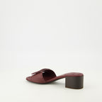 Image de l'article Sandales à talons Baguette bordeaux de la marque Fendi pour Femme - Saison Printemps-Été 2026 - Vue détaillée_2