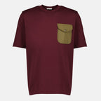 Imagem da T-shirt com bolso bordeaux da marca Moncler para Homem - Temporada Primavera-Verão 2026 - Vista Frontal