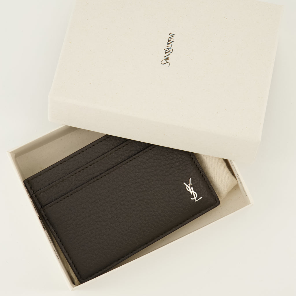 Image of the Tiny Cassandre black cardholder by Saint Laurent for Men - Spring-Summer 2026 - Detailed View_3
