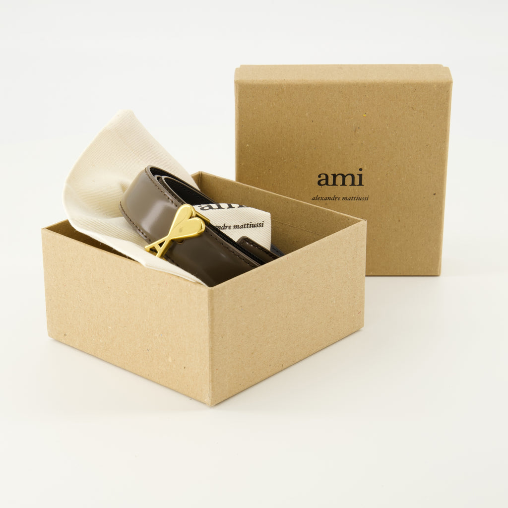 Immagine dell'articolo Cintura Heart Ami del marchio Ami PARIS per Unisex - Stagione Autunno-Inverno 2025 - Vista Dettagliata_3