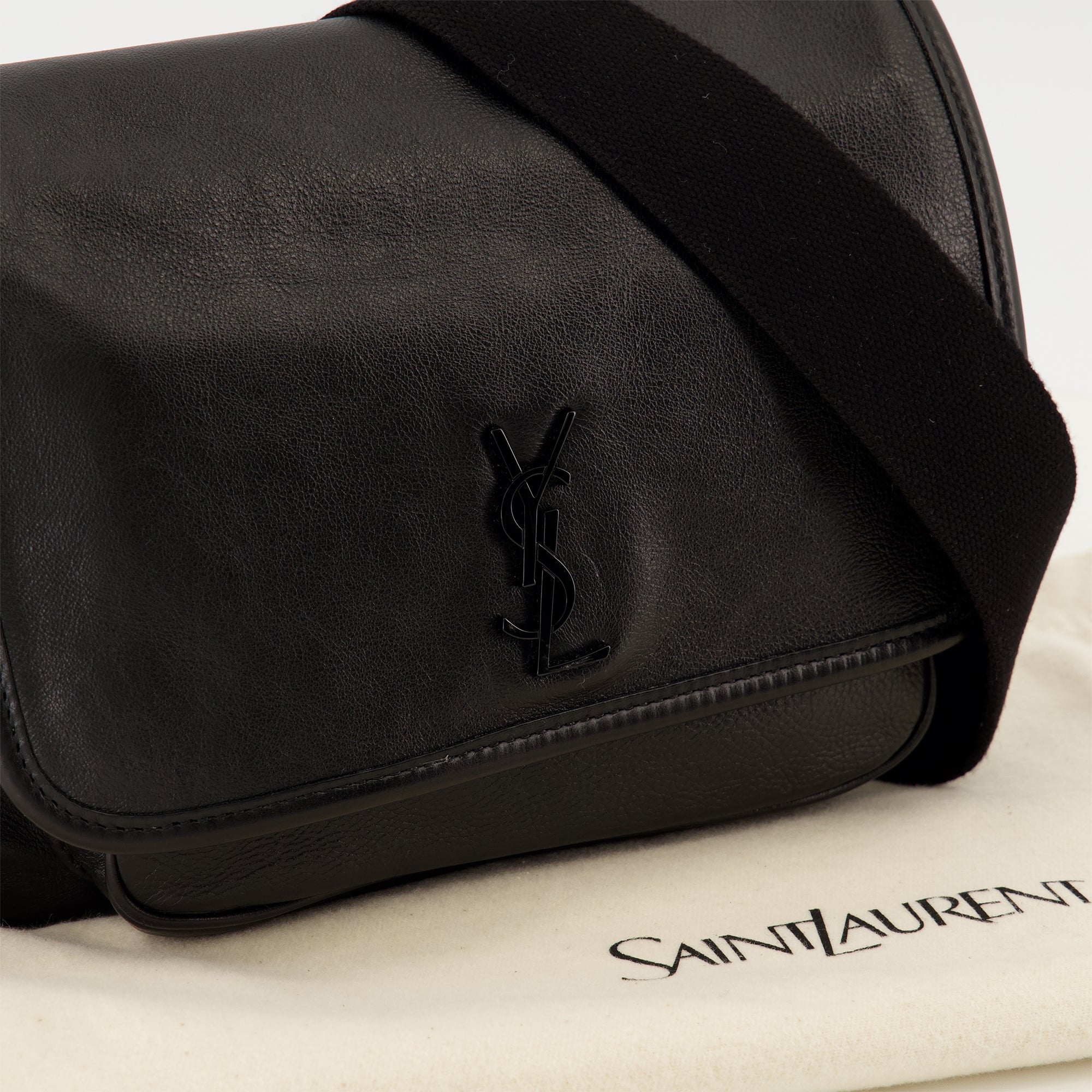 Sacs bandoulière Petit sac Niki en cuir noir Saint Laurent Noir Homme